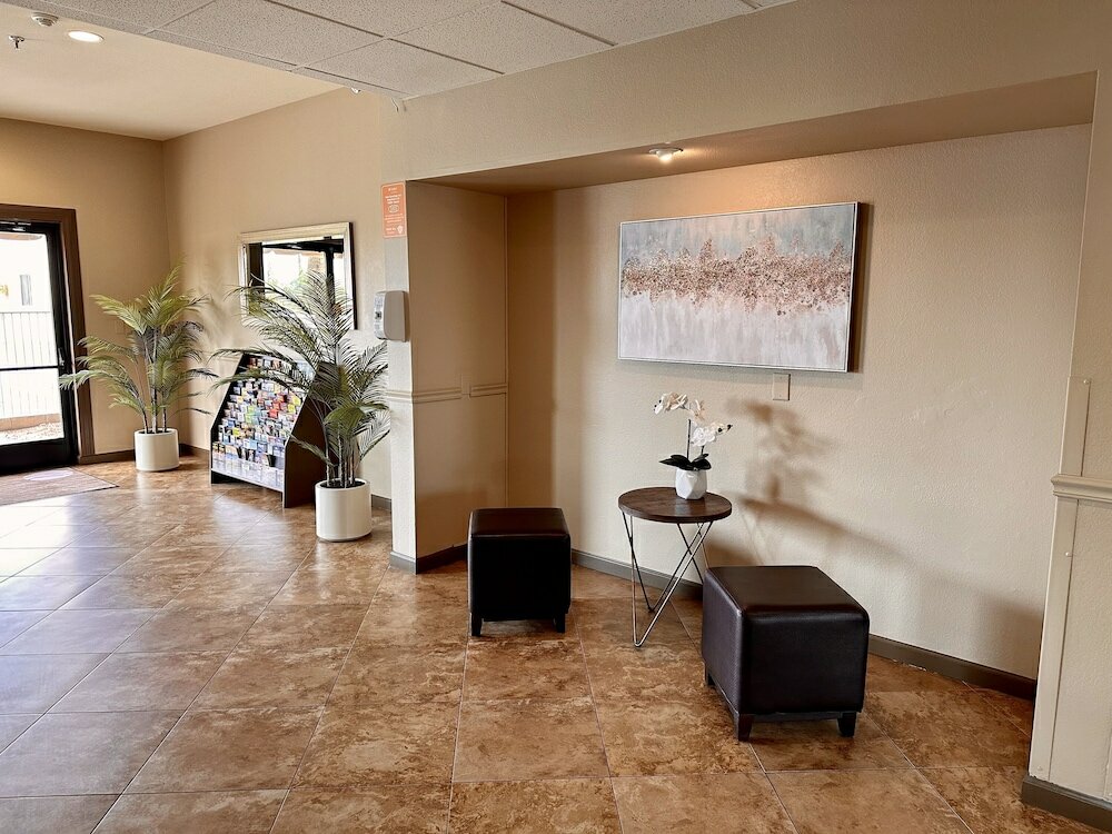 Фото Comfort Inn West