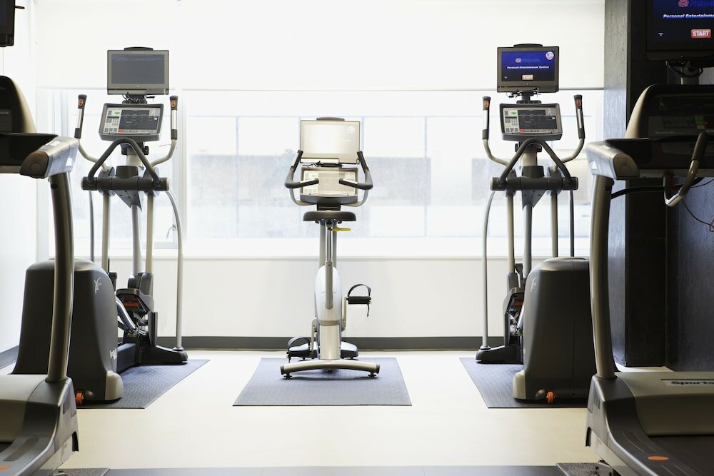 Фото Le Germain Hotel Maple Leaf Square