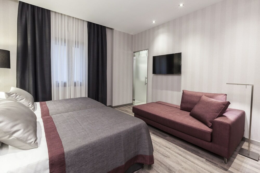 Фото Catalonia Excelsior Hotel