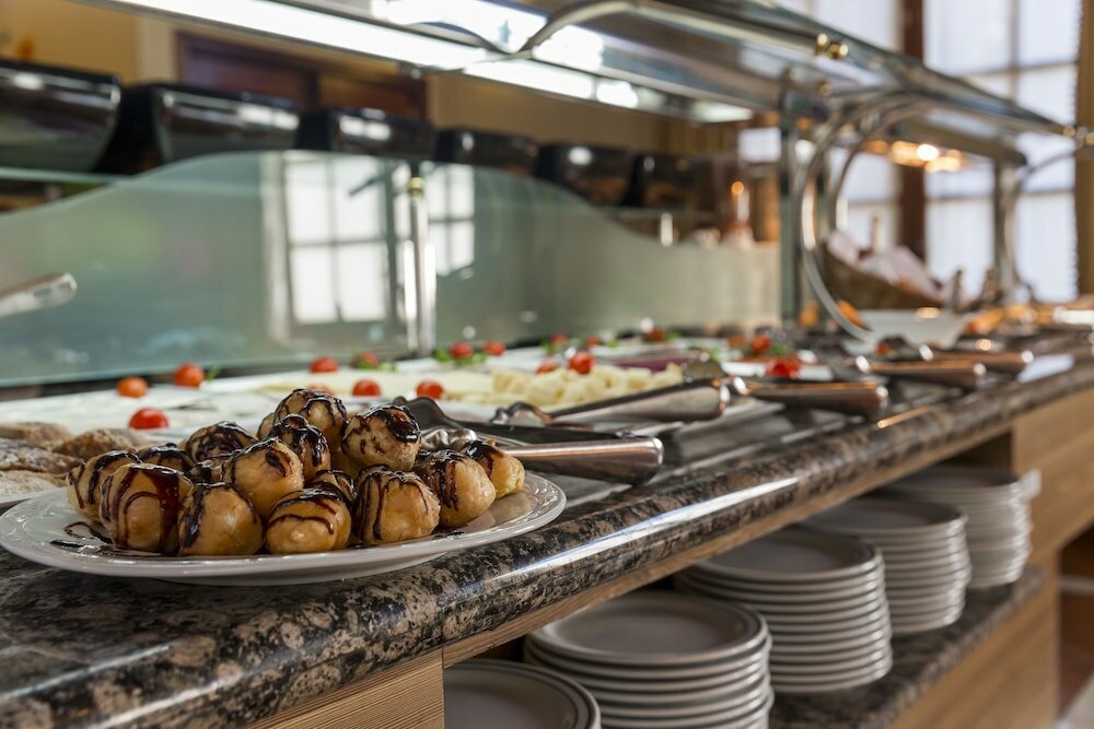 Фото Macià Monasterio de los Basilios Hotel