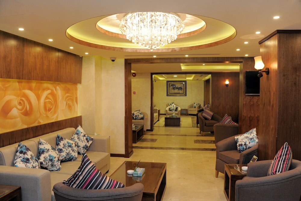 Фото Raed Hotel Suites