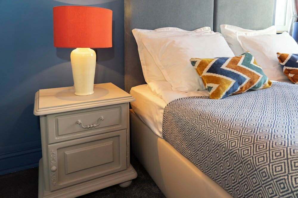 Фото Introvert Maria Luisa