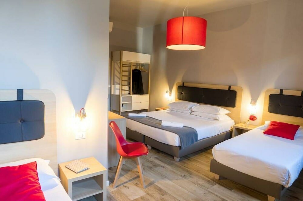 Фото отеля 2