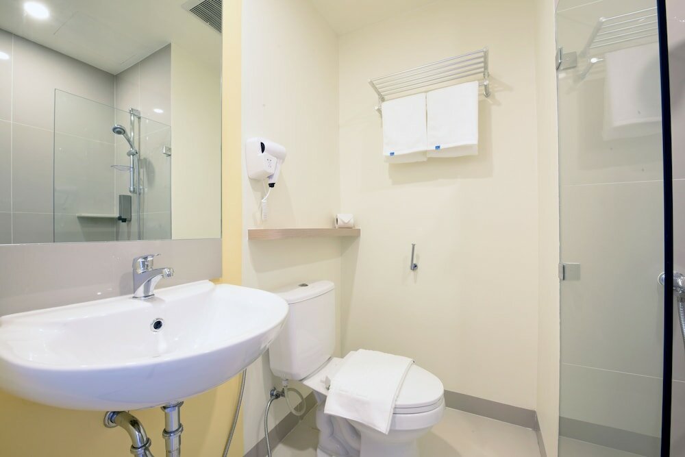 Фото Hop Inn Hotel Aseana City Manila