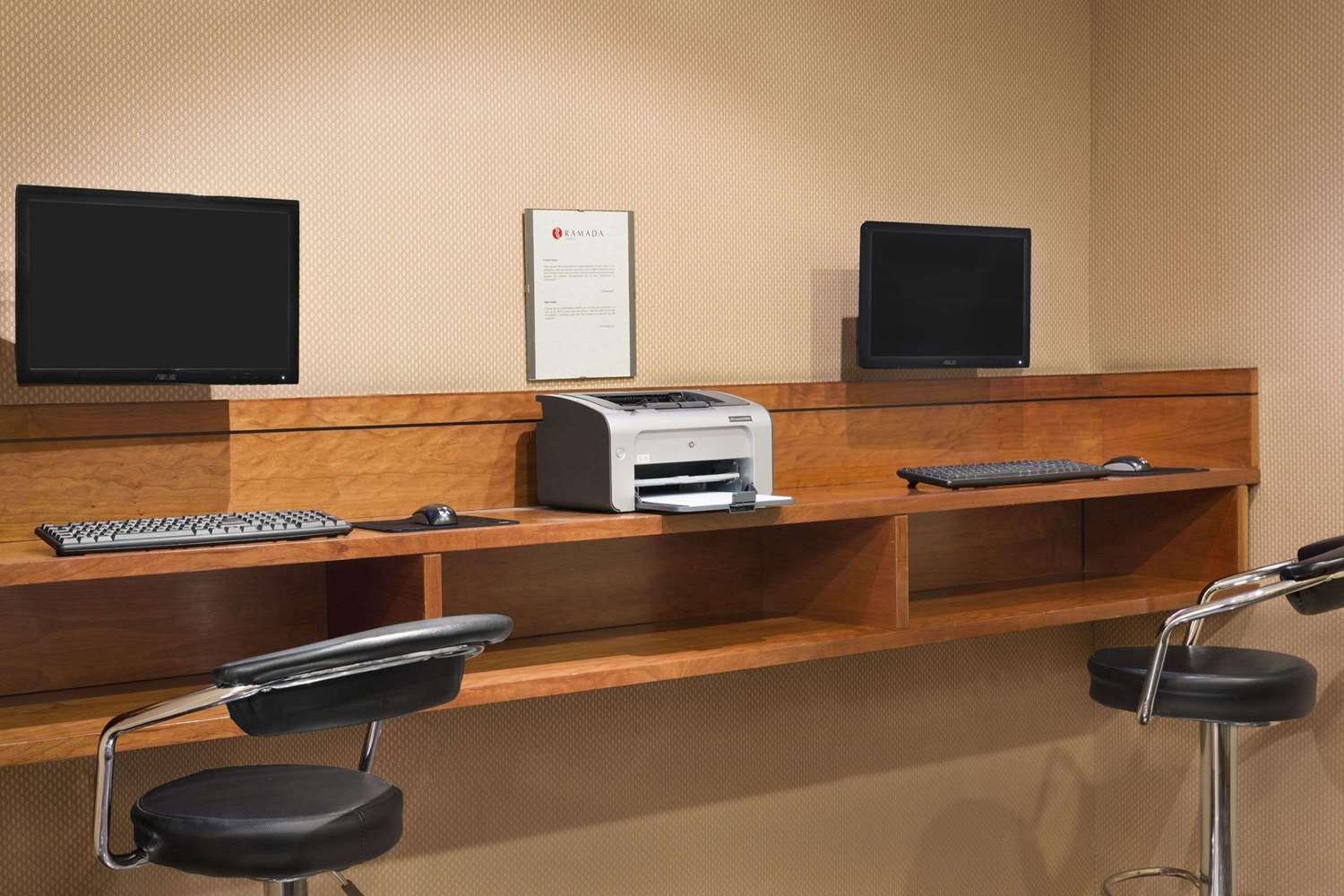 Фото Ramada by Wyndham Naples