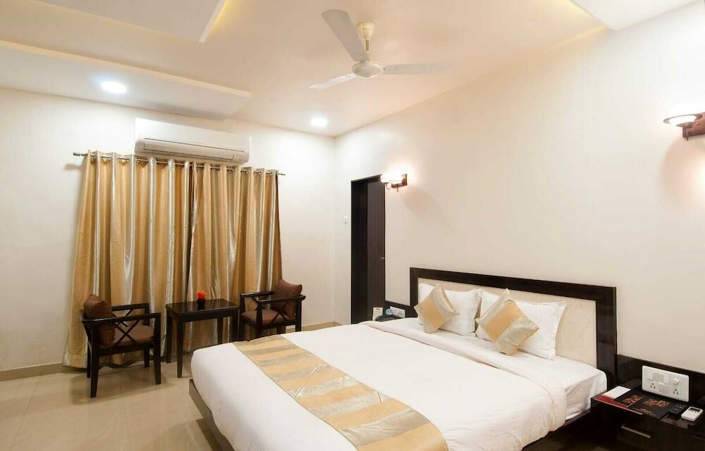 Фото Oyo 4155 Hotel The Sudesh