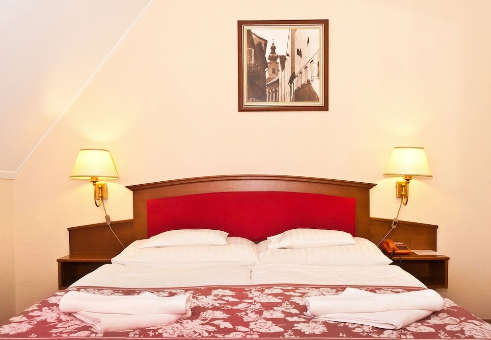 Фото Klastrom Hotel