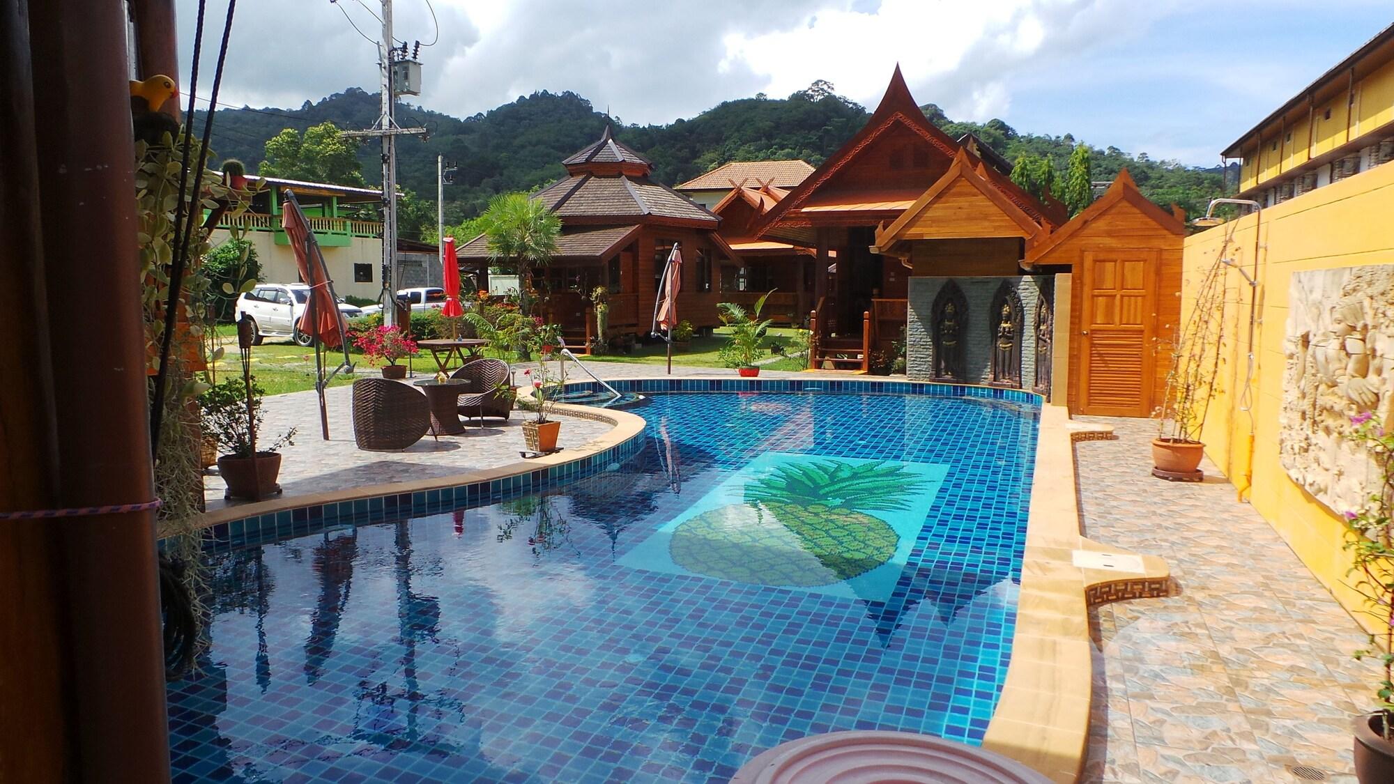 Фото Golden Teak Resort - Baan Sapparot