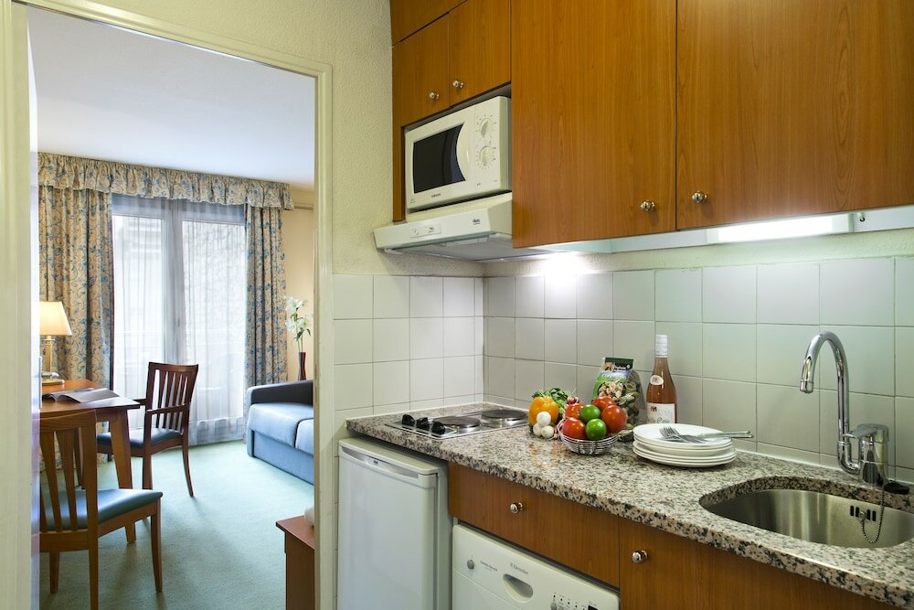 Фото Nice Promenade Residhome Aparthotel