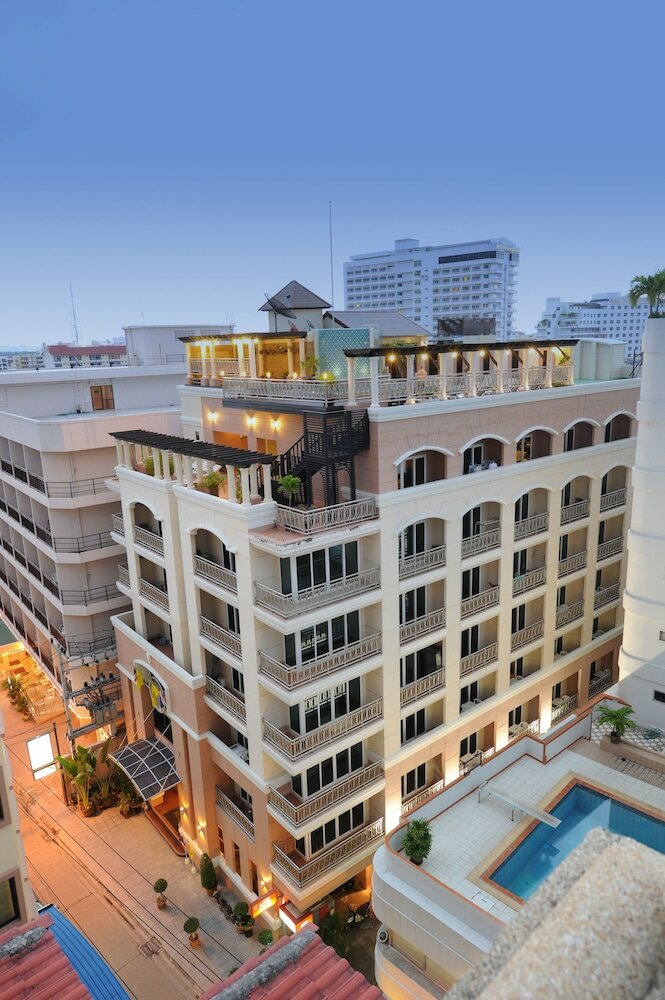 Фото отеля 1