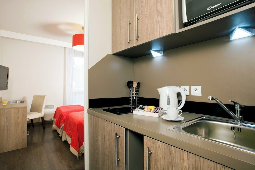 Фото Residhome Paris Guyancourt