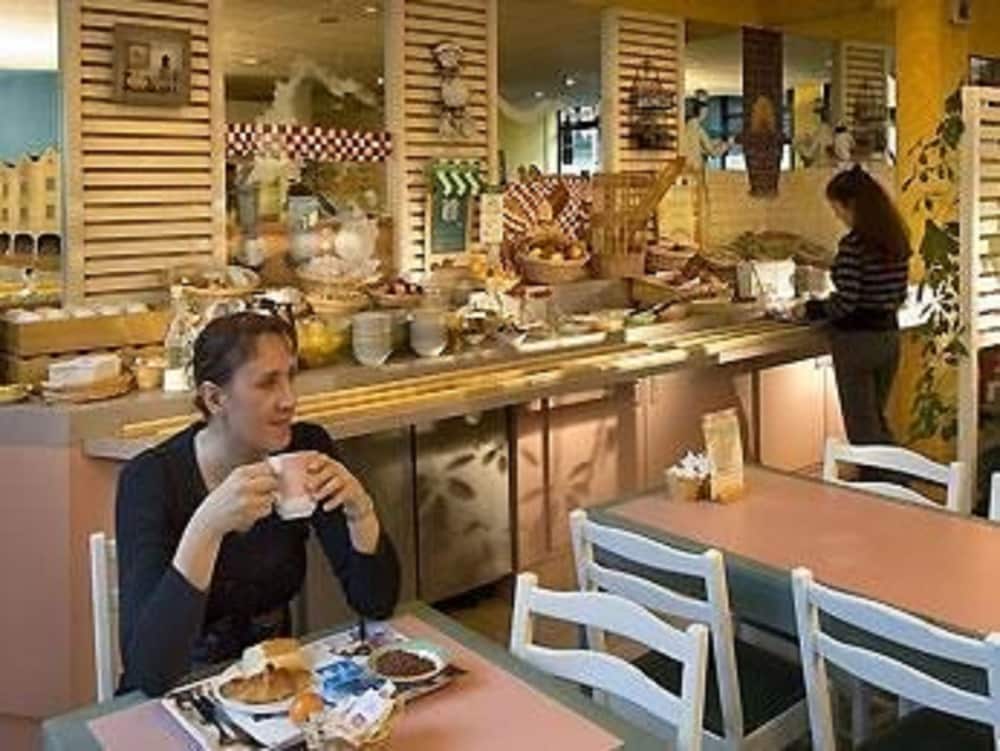 Фото B&b Hotel Arras Centre les places