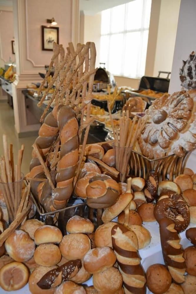 Фото The Guard Hotel