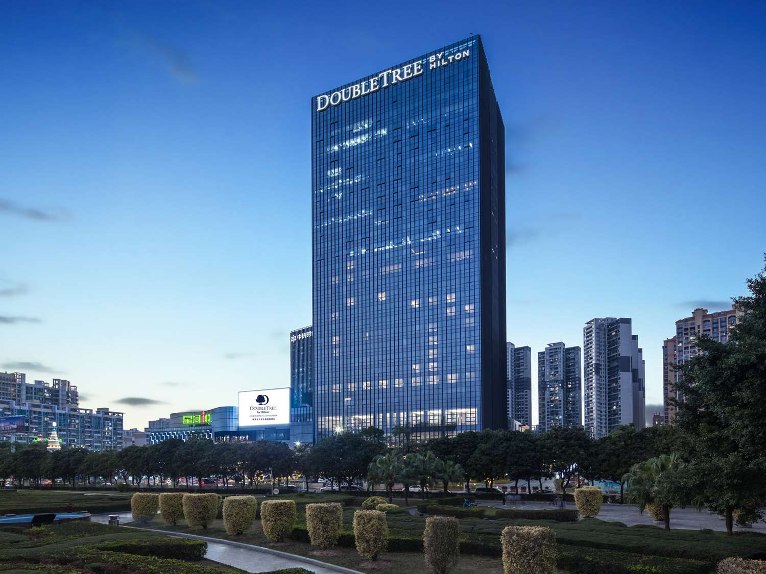 Фото DoubleTree by Hilton Hotel Shenzhen Longhua