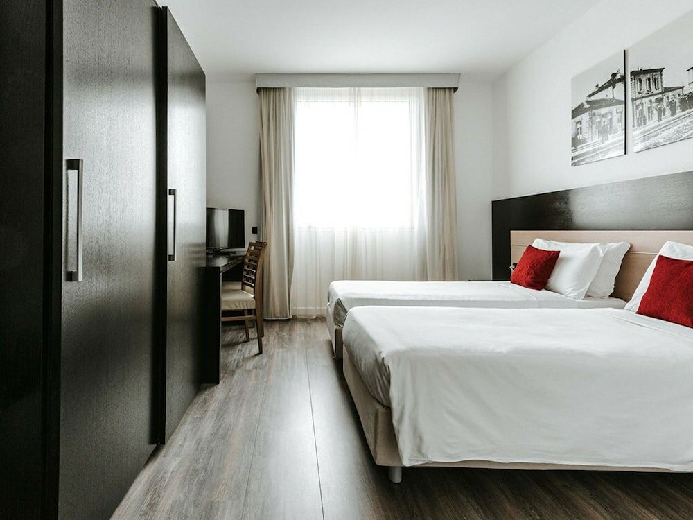 Фото Hotel Carpi