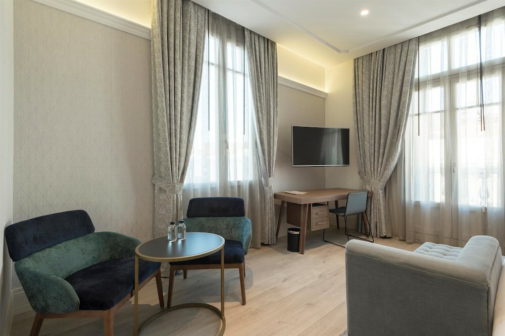 Фото DoubleTree by Hilton Madrid - Prado