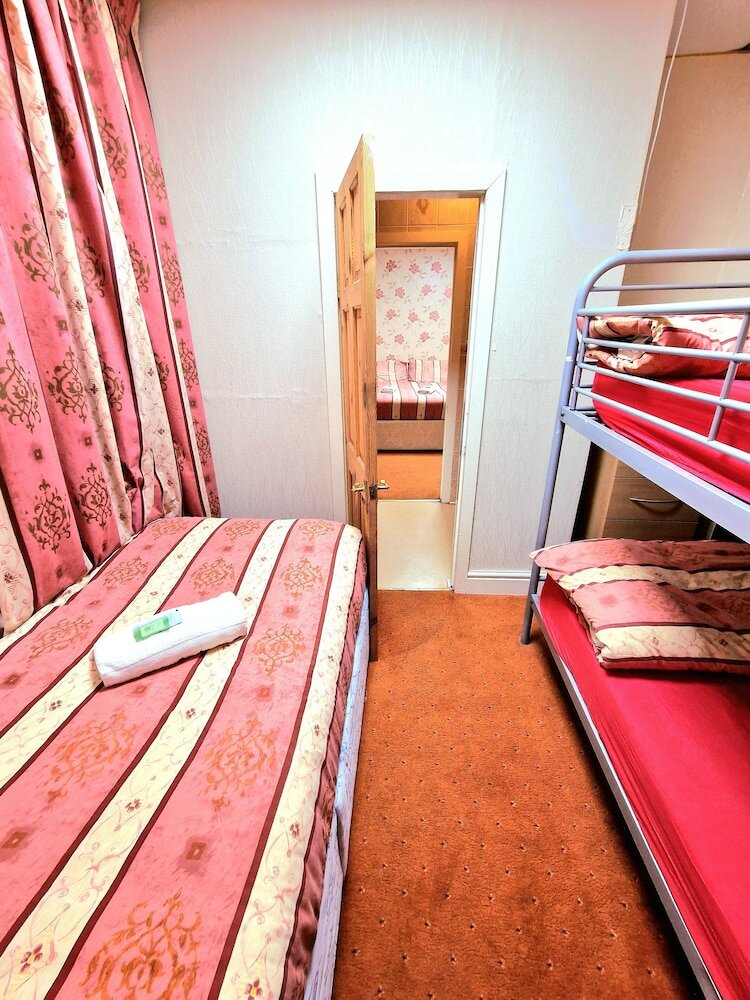 Фото The Albany Hotel