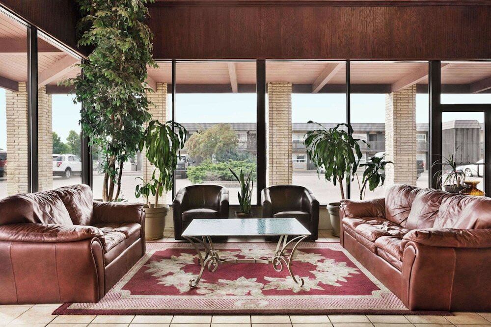 Фото Baymont by Wyndham Medicine Hat