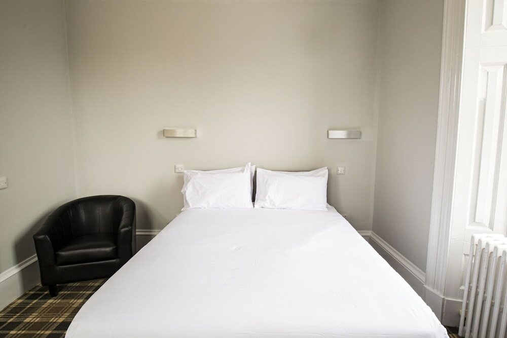 Фото Crown Court Hotel & Bar