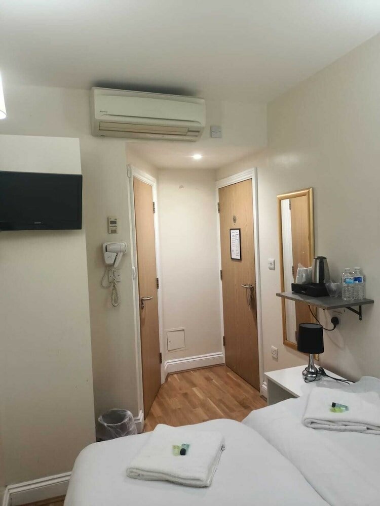 Фото Coronation Hotel