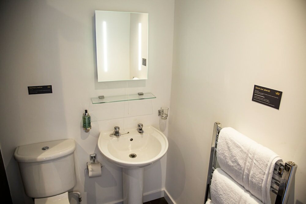 Фото Crown Court Hotel & Bar