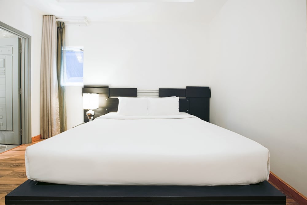 Фото A&em - The Petit Hotel