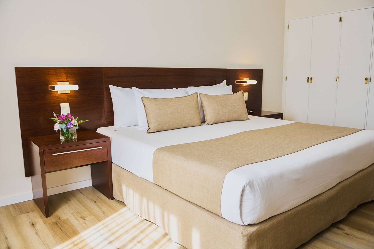 Фото Dazzler by Wyndham Buenos Aires San Martin