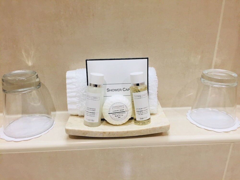 Фото The Woburn Hotel