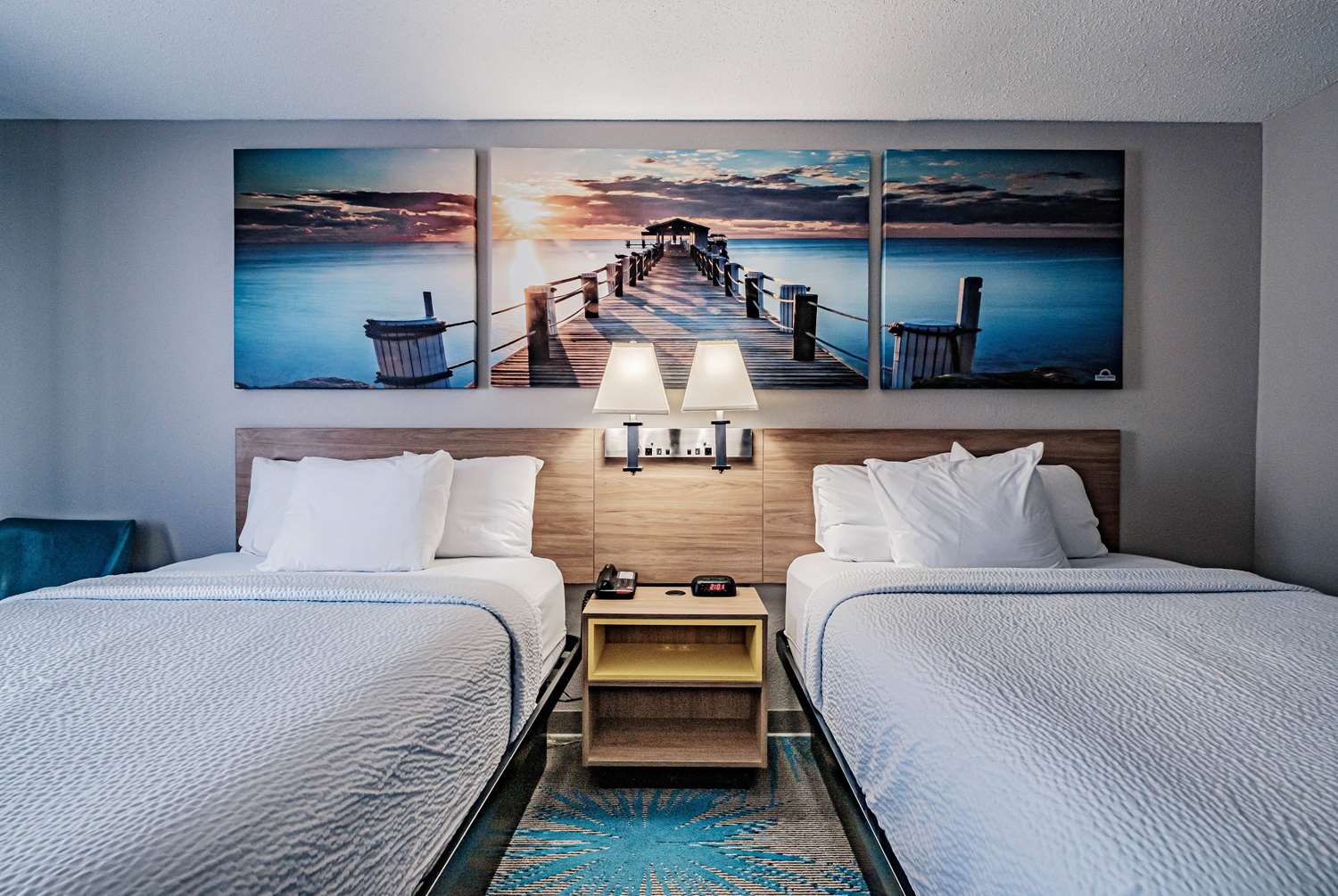 Фото Days Inn by Wyndham Brunswick Bath Area