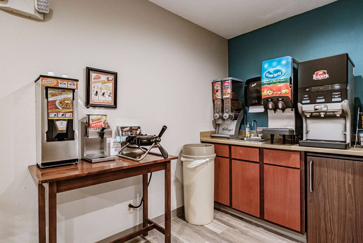 Фото Days Inn by Wyndham Brunswick Bath Area