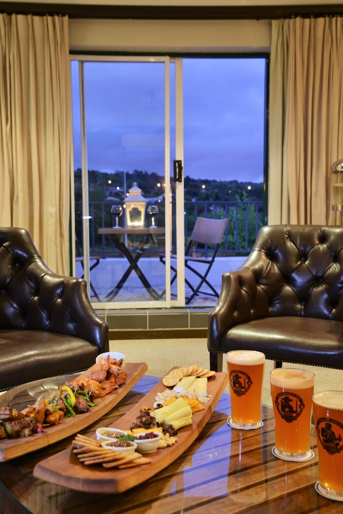 Фото Protea Hotel by Marriott Cape Town Durbanville