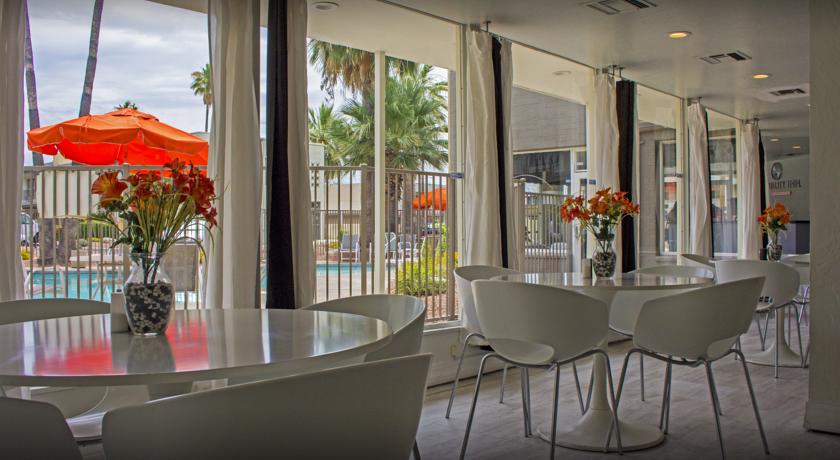 Фото Red Roof Inn Tucson Downtown – University