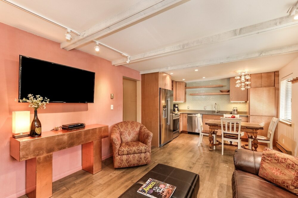 Фото Aspen Silverglo by Frias