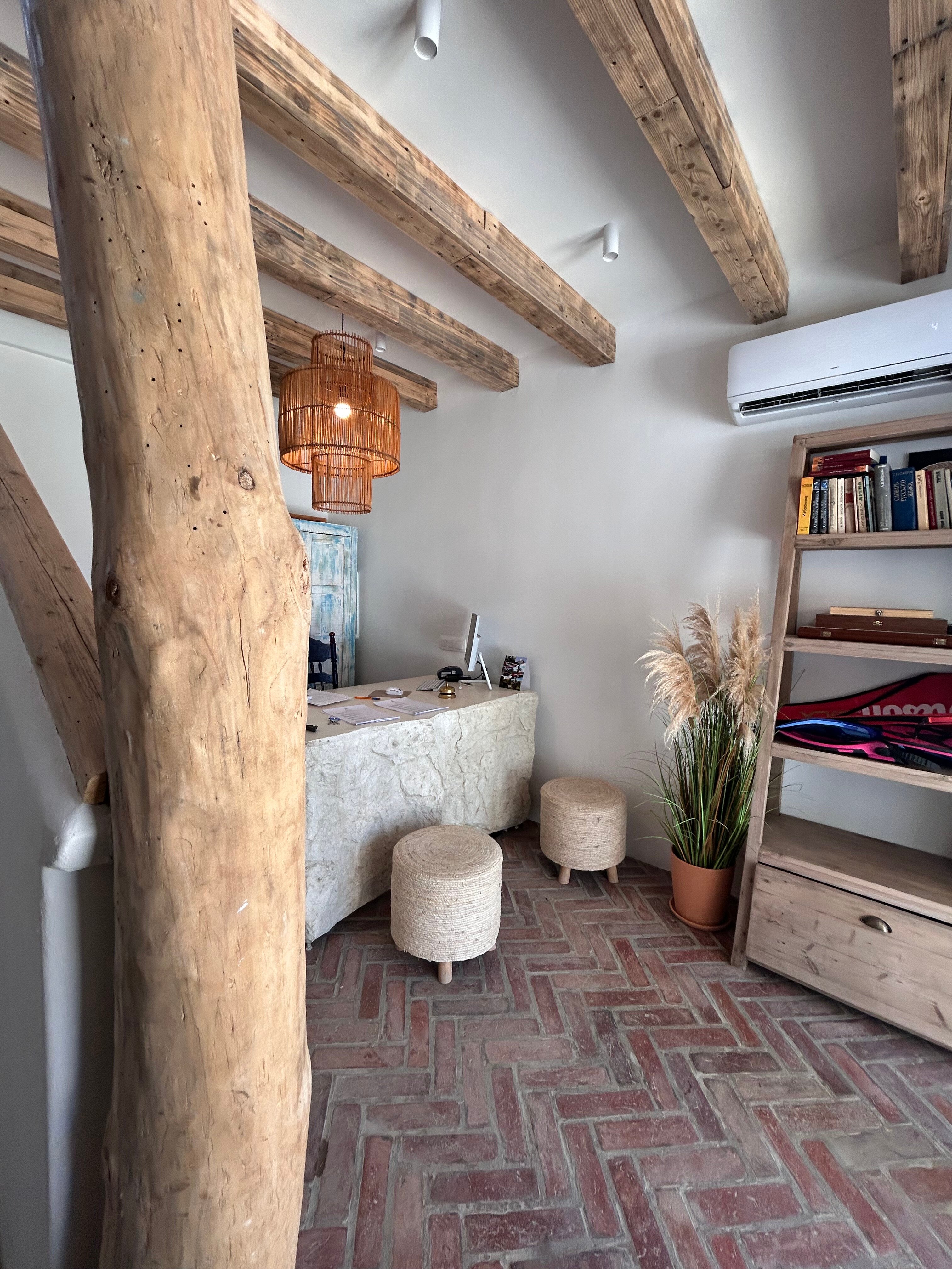 Фото Petra Garden Beach Hotel