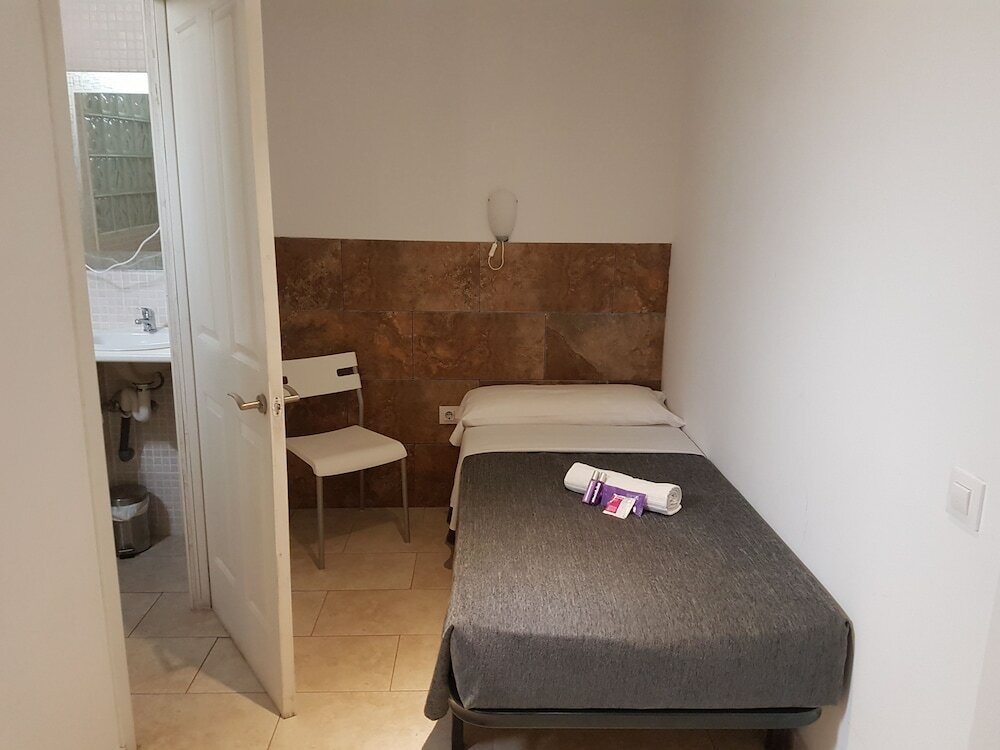 Фото Hostal Martinval