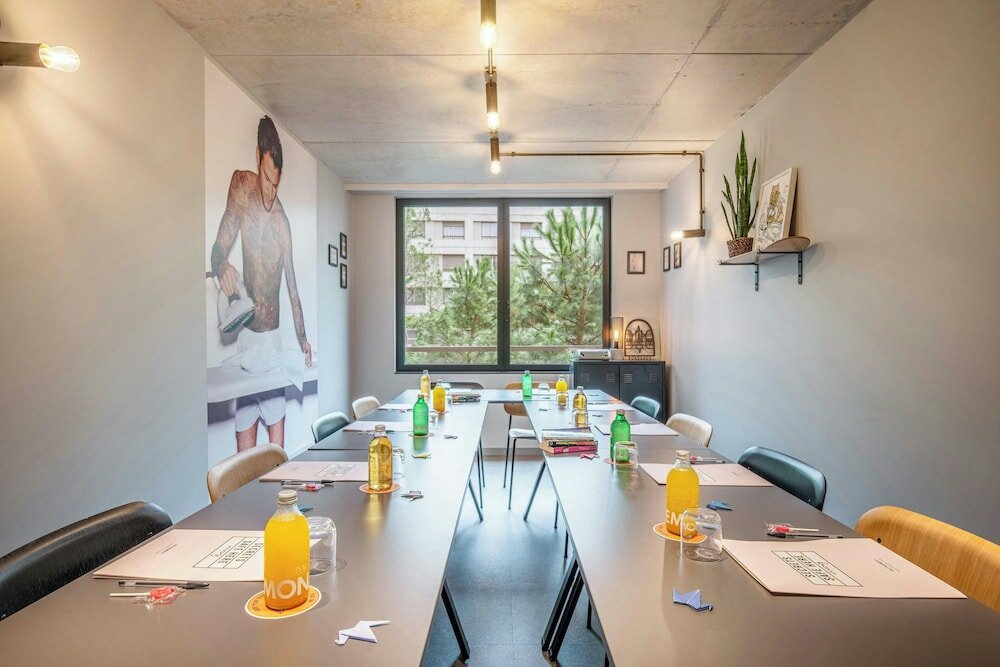 Фото Moxy Bordeaux