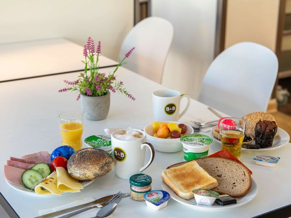 Фото B&b Hotel München City-Nord