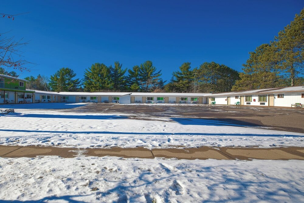 Фото Love Hotels Tomahawk by Oyo at Lake Mohawksin Wi