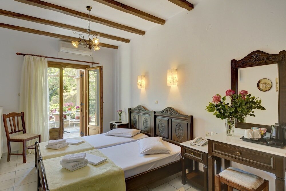 Фото Hotel Agnadi-Horefto