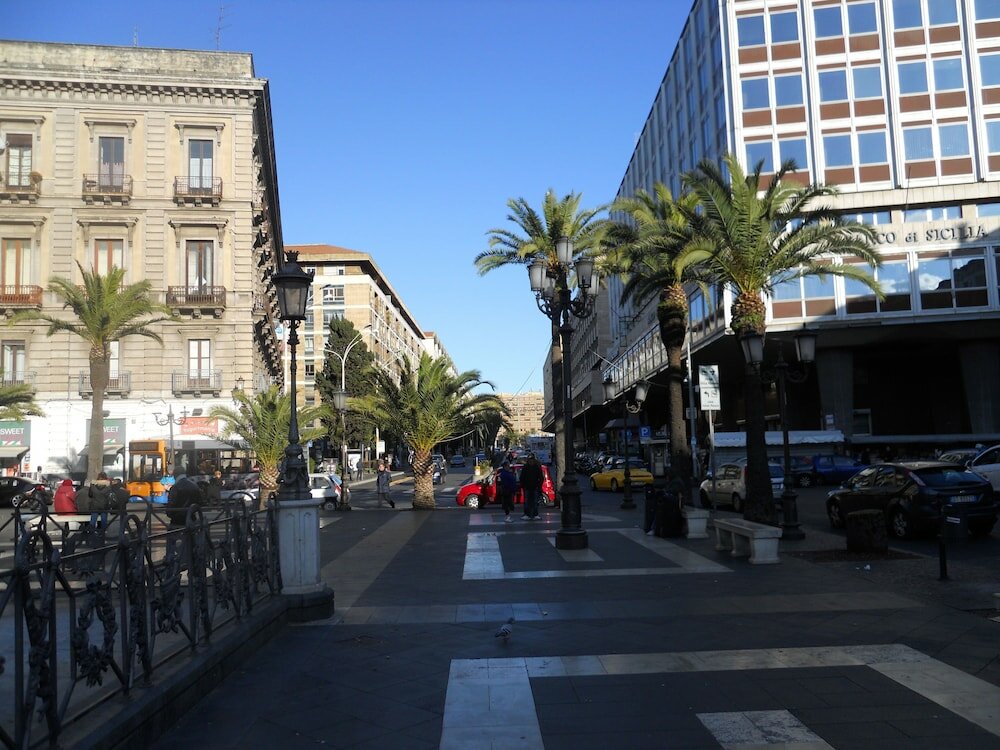 Фото Catania Crossing B&b Rooms and Comforts