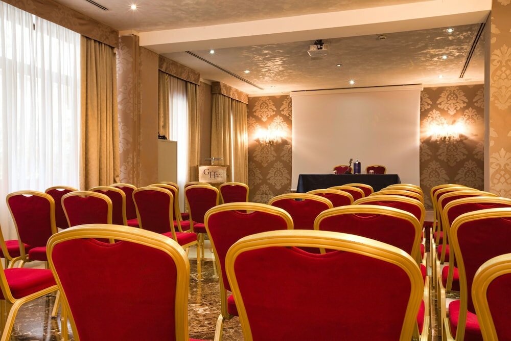 Фото Hotel Amadeus