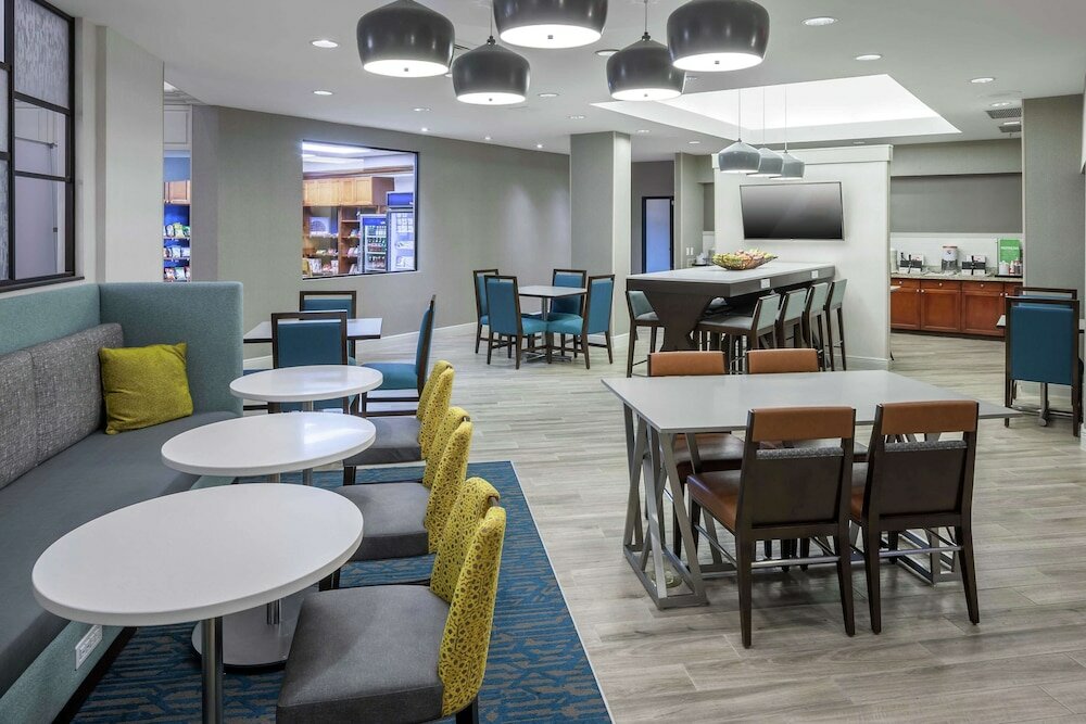 Фото Hampton Inn & Suites by Hilton Miami-Doral/Dolphin Mall
