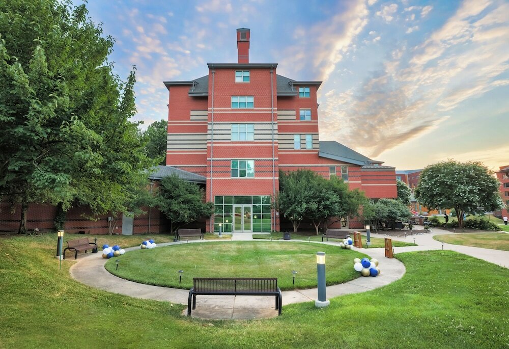 Фото Kellogg Conference Hotel at Gallaudet University
