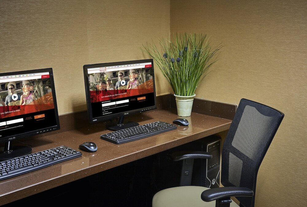 Фото Holiday Inn Express Hotel & Suites Timmins