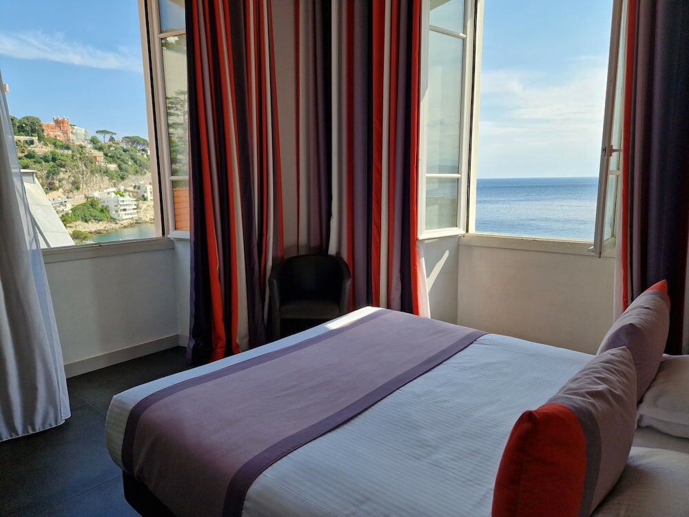 Фото Le Saint Paul Hotel