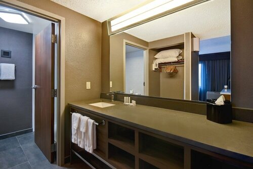 Гостиница Courtyard by Marriott Cincinnati Airport в Цинциннати