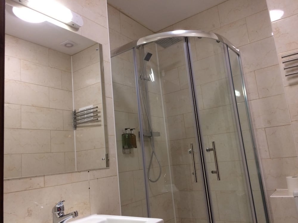 Фото Crosshill House