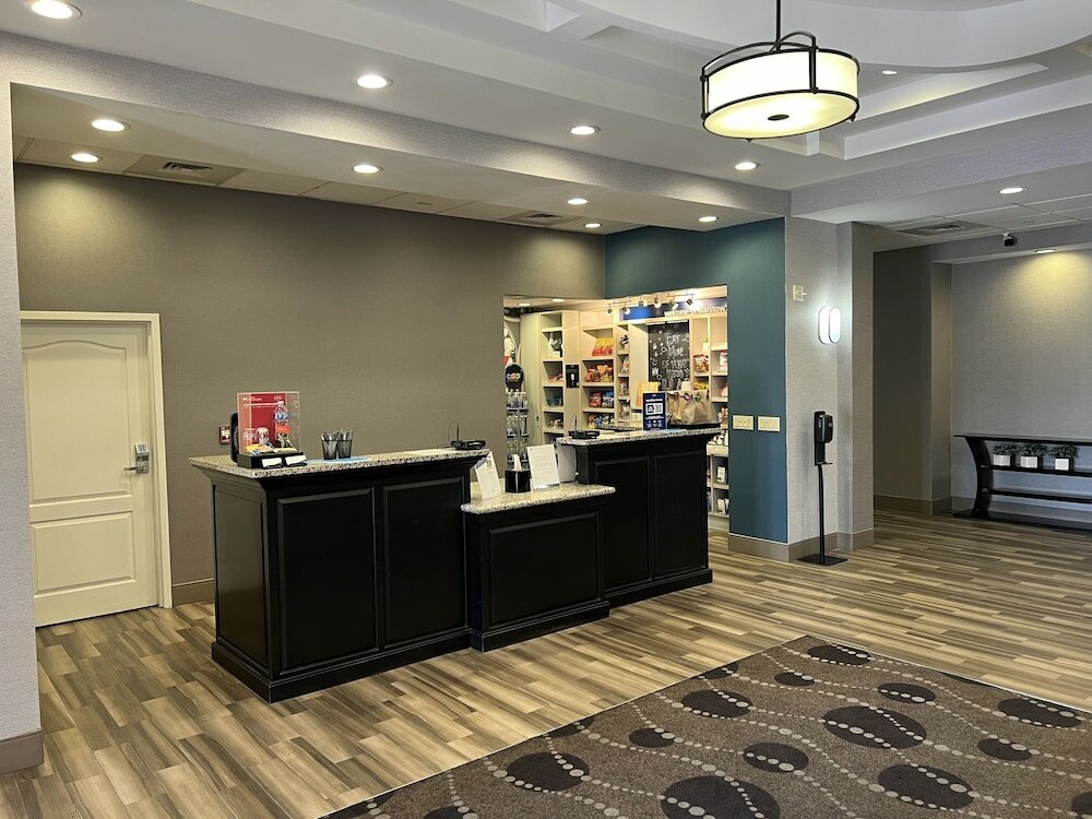 Фото Hampton Inn & Suites Barstow