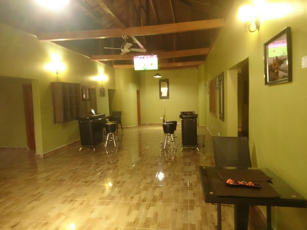 Фото The Golden Apple