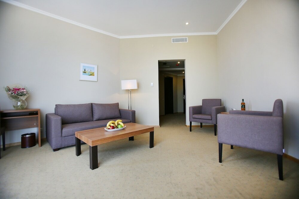 Фото Tskaltubo Plaza Hotel